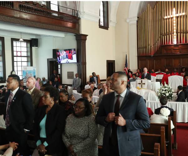 Black Democrats Turn Backs on Bloomberg at Church