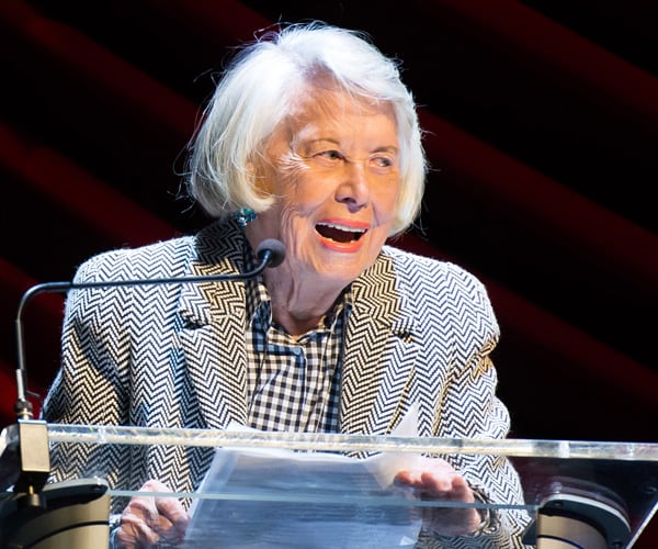 Liz Smith Dies: Tributes Pour In for Gossip Columnist Who Shaped Celebrity Journalism