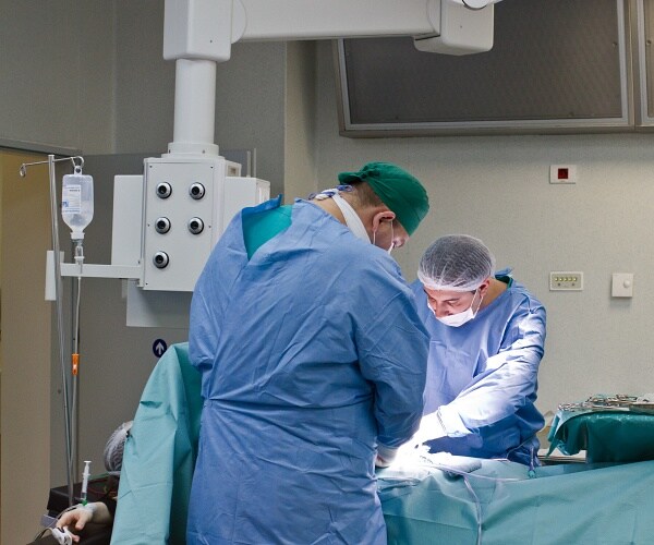 doctors in operating room