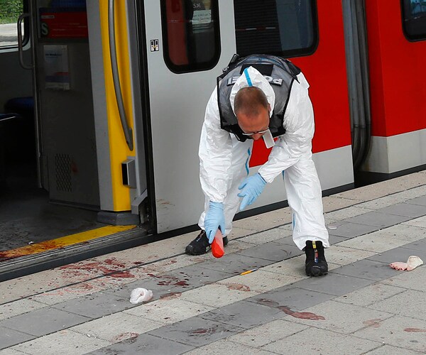 Munich Train Stabbing Kills 1, Others Attacked at Station