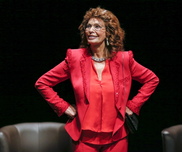 Sophia Loren Hates Our Selfie Culture; Laments Absence of Skill, Talent