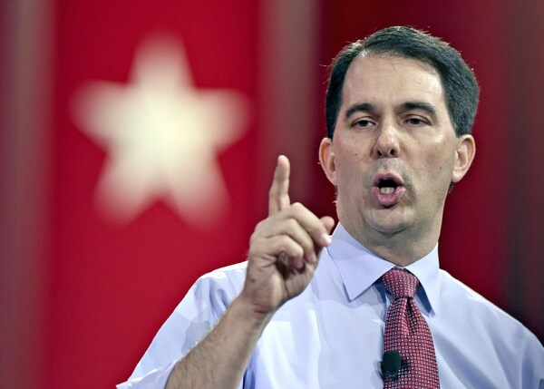 Scott Walker Bashes Hillary's Use of Personal Email 