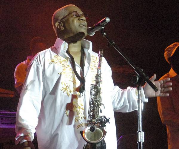 Kool and the Gang's Dennis 'Dee Tee' Thomas Dies at 70