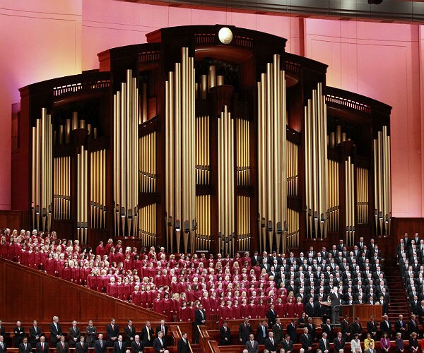 Mormon Tabernacle Choir Singer Quits Before Trump Inauguration