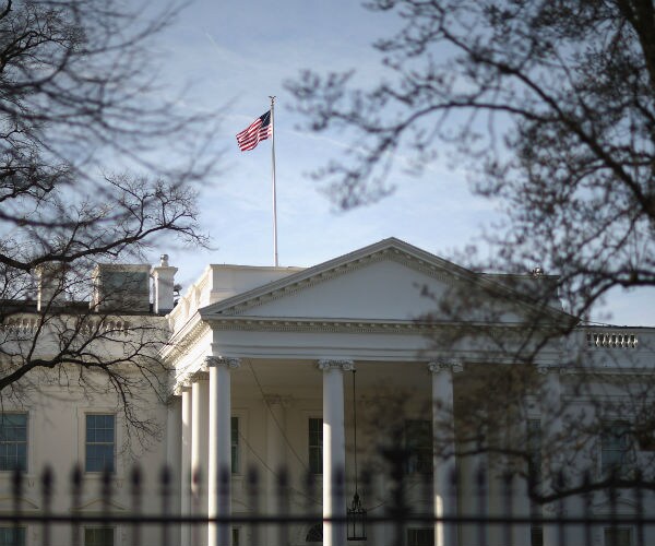 WH Flags Back to Full Staff Less Than 48 Hours After McCain's Death