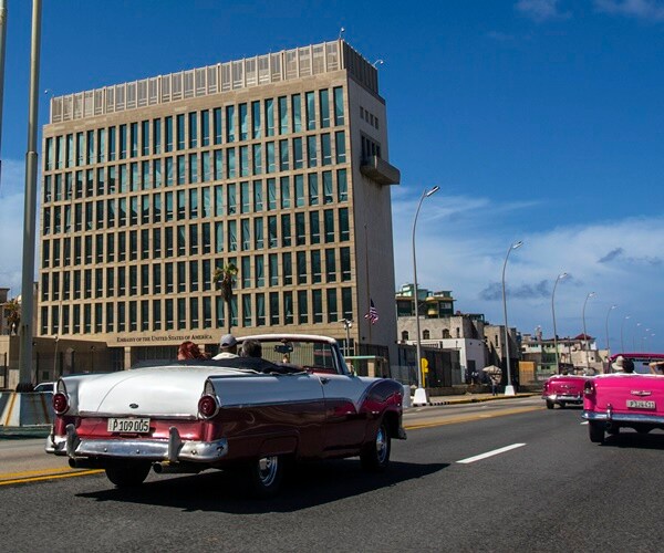 Cubans Protest at Havana Embassy as Panama Tightens Visa Requirements