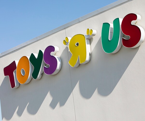 Toys R Us Debt Could Force Bankruptcy