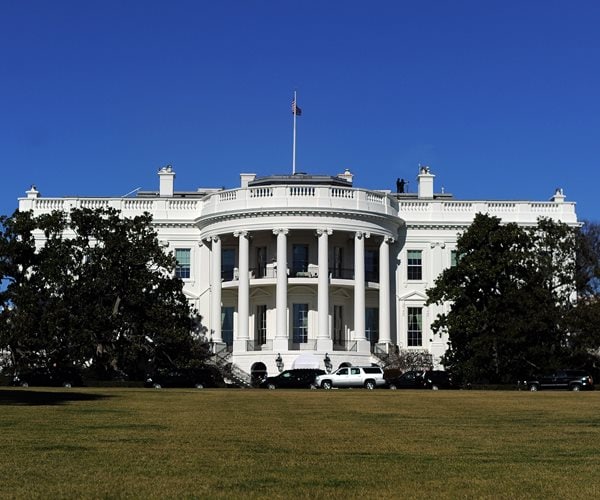 Intruder Arrested on White House Grounds, CNN Reports