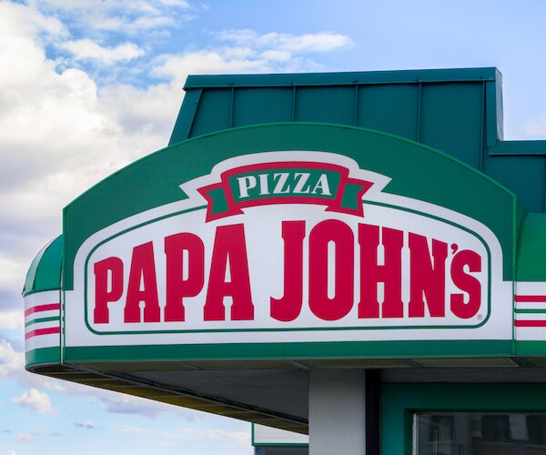 Papa John's Apologizes for Blaming Sales Woes on NFL Protests