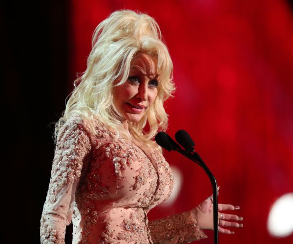 Dolly Parton Wildfire Victims Aid Gets $3M Boost From Musician