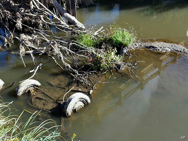 1971 Cold Case of 2 Missing Girls Solved After Sunken Car Found?