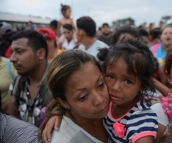 Migrant Caravan Swells to 5,000, Resumes Advance Toward US