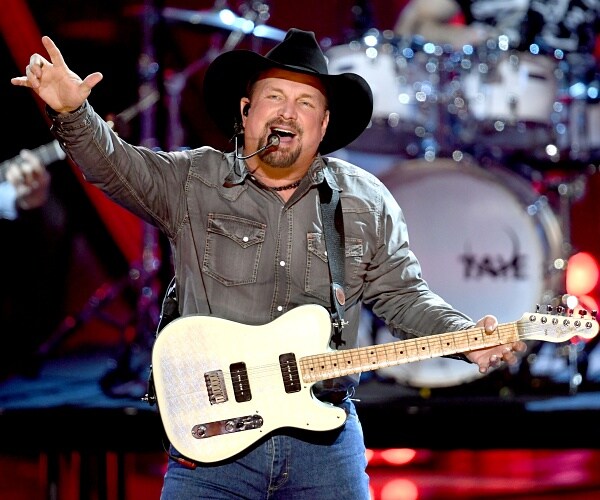 garth brooks performs onstage