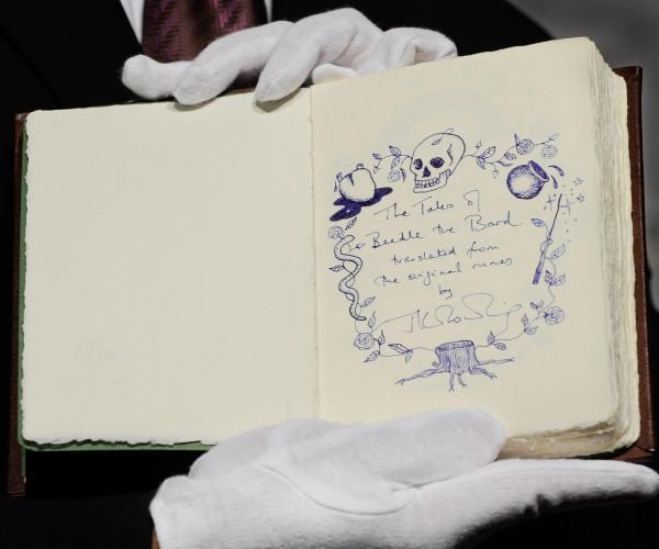 $470,000 Book Auction: 'Harry Potter' Author Rowling Wrote It by Hand