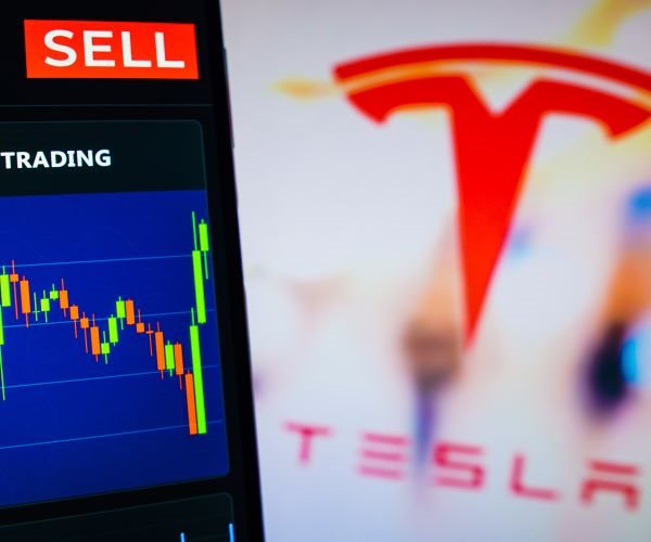 Tesla Stock At 2 Year Low After Musk Sells 4b Of Shares 1542