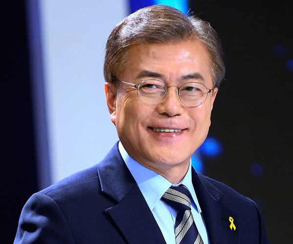 Moon Jae-in Warns US to Respect South Korean Democracy