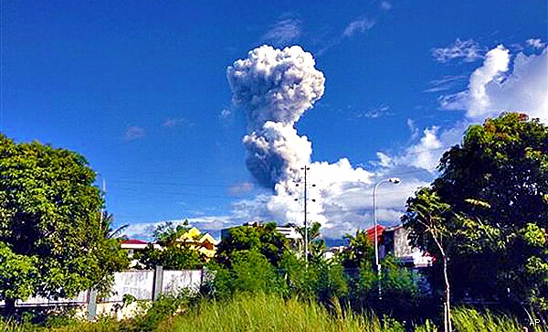 Philippine Volcano Erupts, Killing 5 Climbers As Massive Rocks Fly