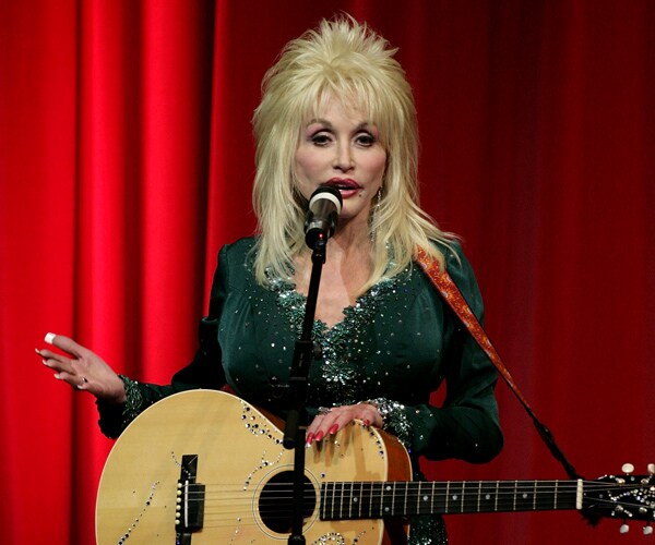 Dolly Parton Hits Guinness World Record for Top 20 Hits