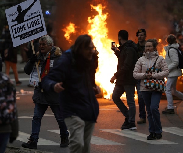 Water Cannon, Tear Gas at COVID-19 Protests in Brussels