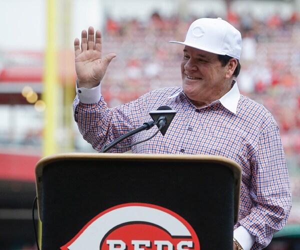 Pete Rose's No. 14 Retired by Reds; Hit King Gets a Little Love