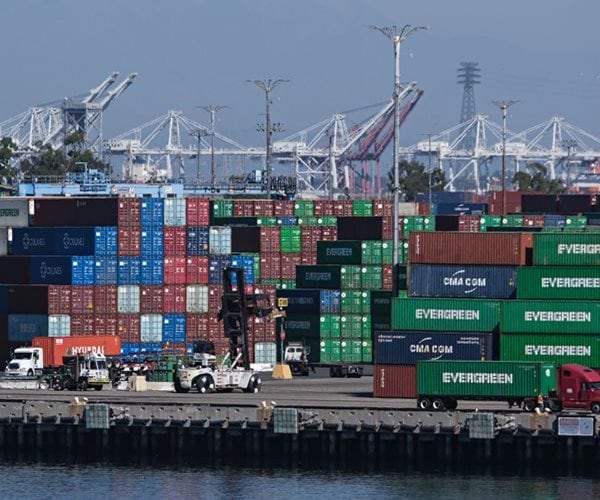 Union, Ports Credit Trump on Longshoremen Deal