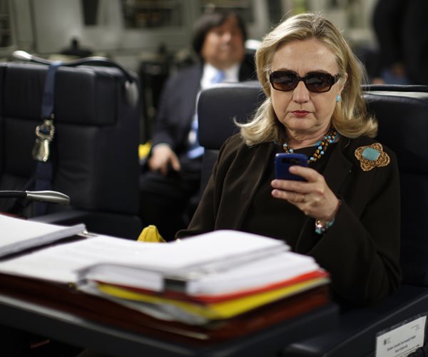 Hillary's Rebuttal to Email 'Smoking Gun' Doesn't Wash