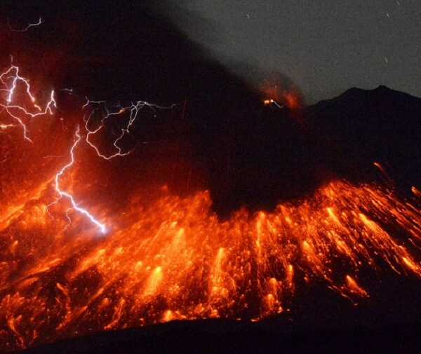 Japanese Volcano Eruption Didn't Affect Nearby Nuke Plant