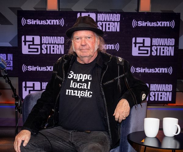 Neil Young, Crazy Horse Cancel 'love Earth' Tour Due To Illness 