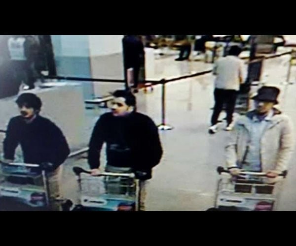 Belgium Names Brussels Bomber Brothers, Key Suspect on Run