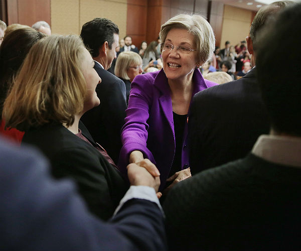 Senate Women Urge Elizabeth Warren to Back Hillary Clinton