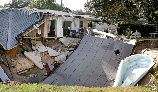 Florida Sinkhole Demolishes Houses, Swallows Boat and Pool