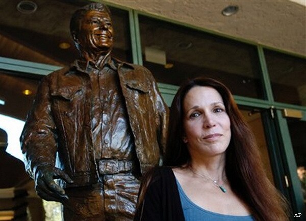 Patti Davis: Ronald Reagan's Daughter Publishes Lesbian Novel