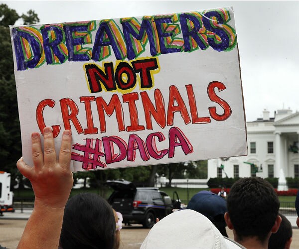 US CEOs Urge Trump to Keep DACA 'Dreamers' Program in Letter