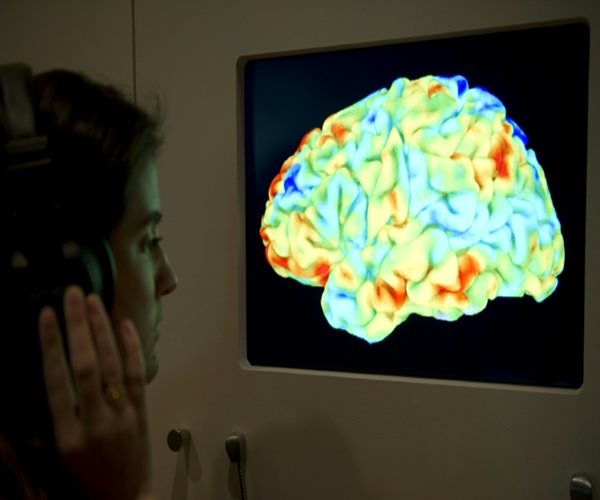 Scientists Use Brain Scans & AI to 'Decode' Thoughts