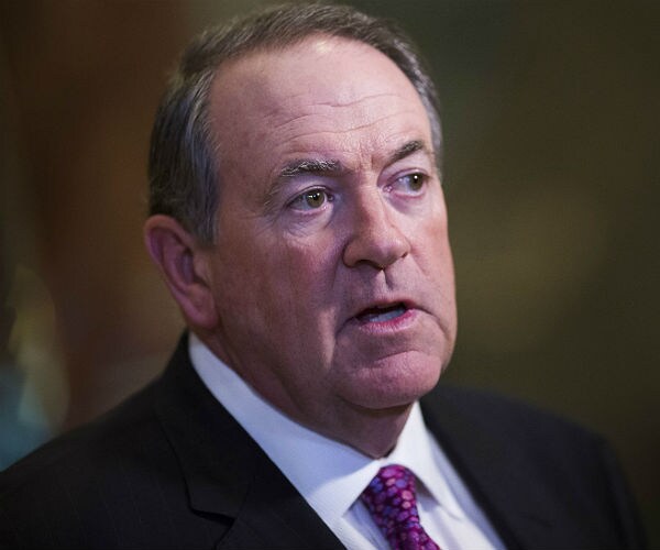 Huckabee: Not Restoring Travel Ban Would Toss Legal 'Hand Grenade' at Constitution 