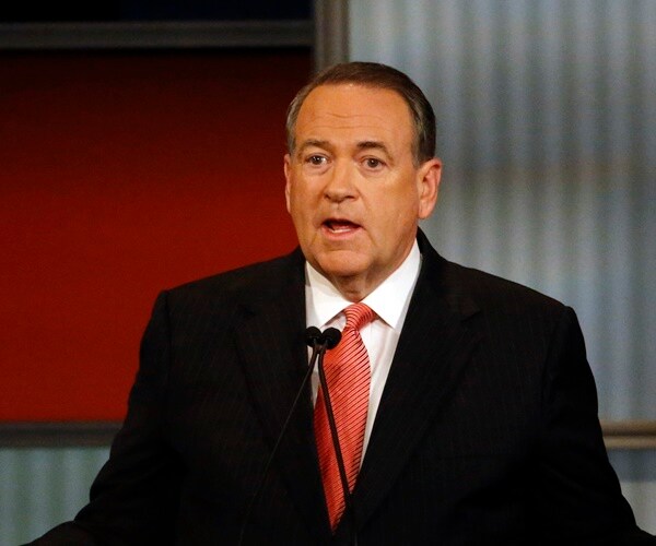 Huckabee Slams Obama for Wanting to Help Syrians But Not Christians