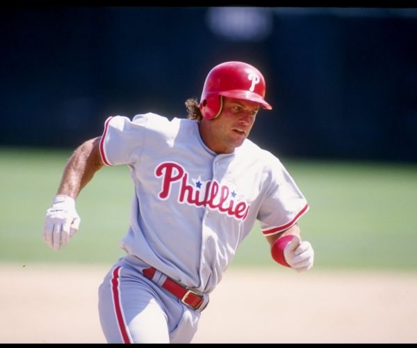 Darren Daulton, Former Phillies Catcher, Dies at 55