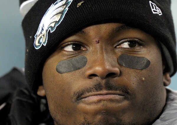 LeSean McCoy, Philadelphia Eagles Star, Leaves 20-Cent Tip on $60 Bill