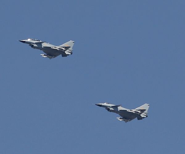 Chinese Fighter Jets Intercept US Plane in 'Unsafe' Way