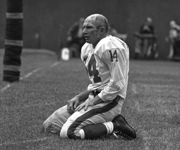 YA Tittle Dies: Hall of Fame Quarterback Was 90