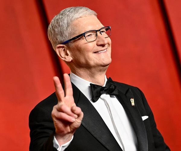 Apple Settles for $490M Over CEO Cook's China Sales Remarks