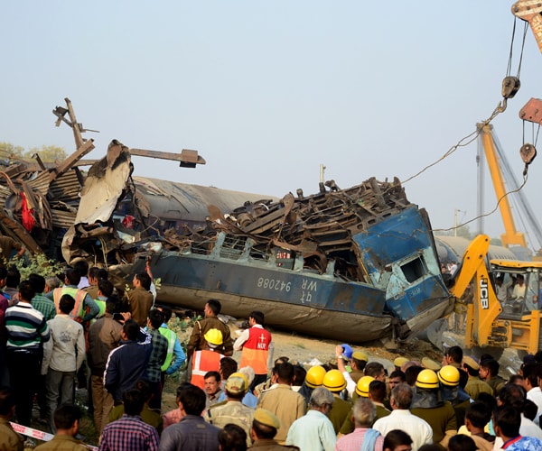 India Train Crash: 142 Killed, 200 Injured in Derailment