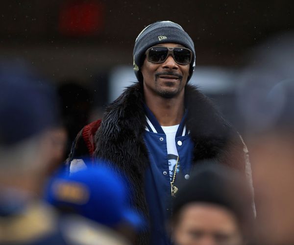 Rapper Snoop Dogg Bashes Colin Kaepernick for 'Hypocritical' Castro Comments