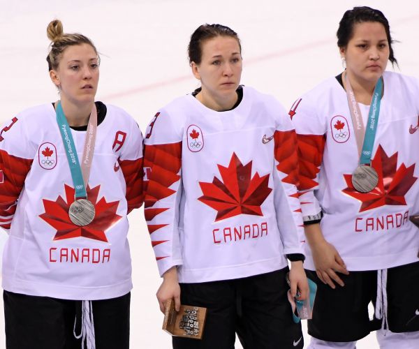 Jocelyne Larocque Apologizes for Removing Silver Medal During Ceremony