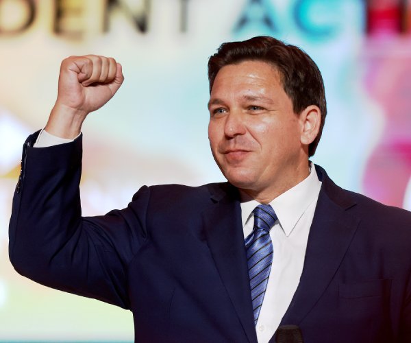 Desantis Suspends 4 Broward County School Board Members 6024