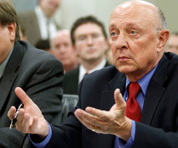 James Woolsey Rips Obama's Response to Moscow Hacking