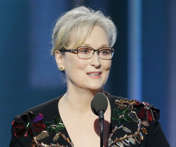 In Emotional Speech, Streep Renews Harsh Criticism of Trump