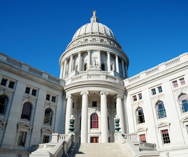 wisconsin state capitol building