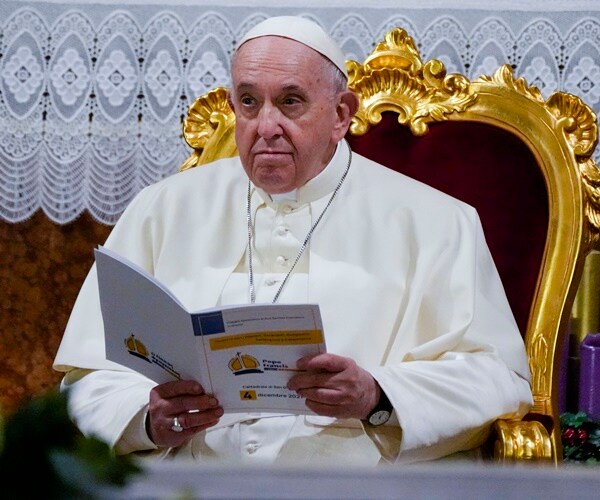 Pope Calls for an International 'Prayer for Peace' Over Ukraine Crisis