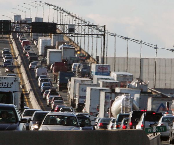 New Jersey Turnpike Accident Kills 1, Tangles Traffic for Hours